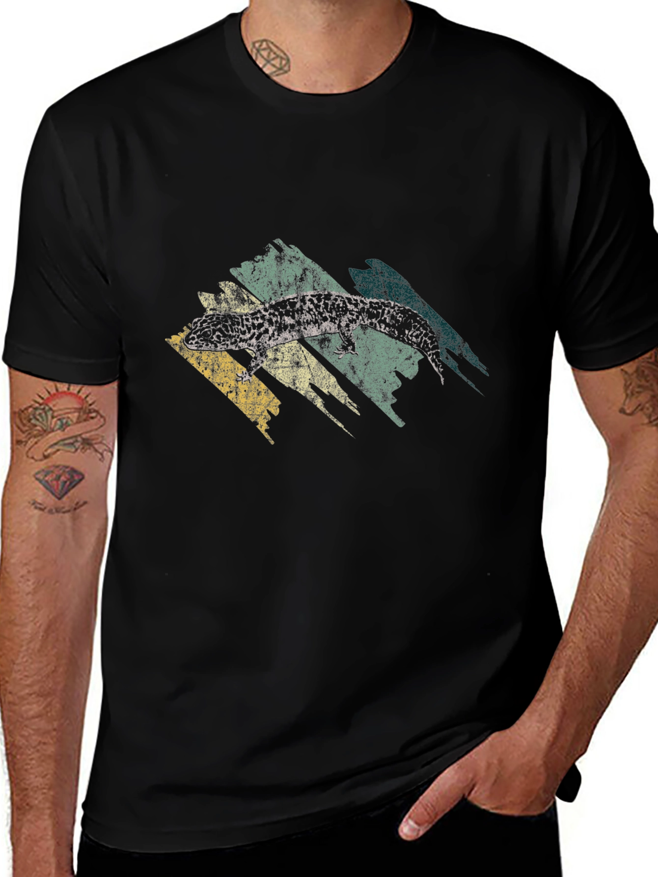 Retro Gecko Graphic Tee - Cool Lizard T-Shirt