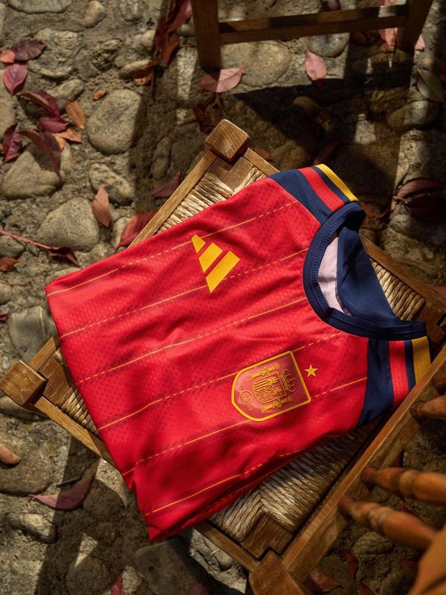 LAMINE YAMAL #19 Spain Home Match Jersey Player Version World Cup 2026 Image 5