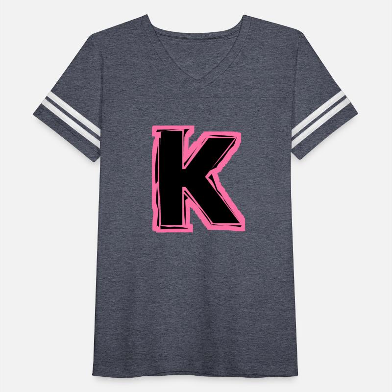 K (pink initial)